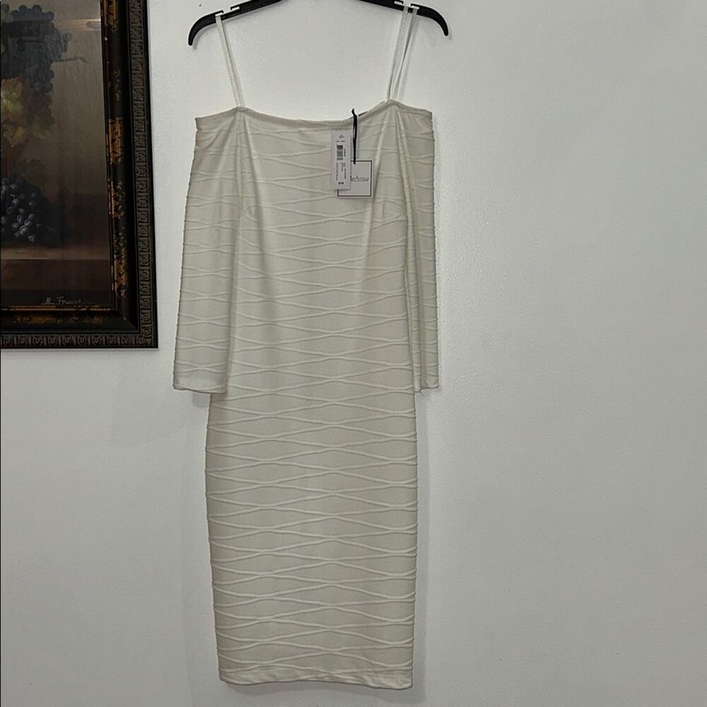 Premier Amour Elegant Cream Textured Dress - size 6